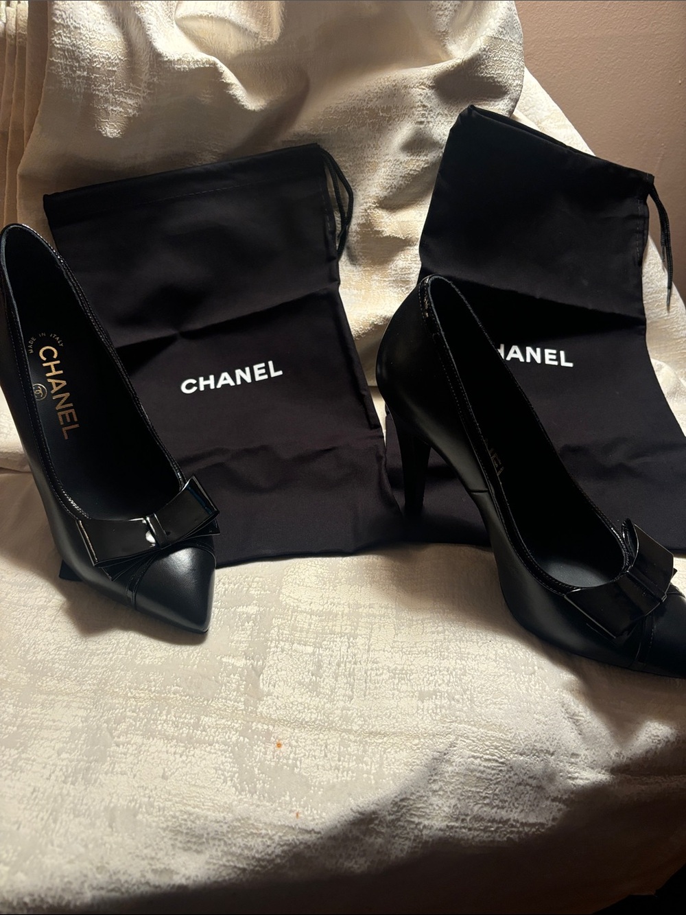 CHANEL Black Patent Leather Bow Pointed-Toe Heels